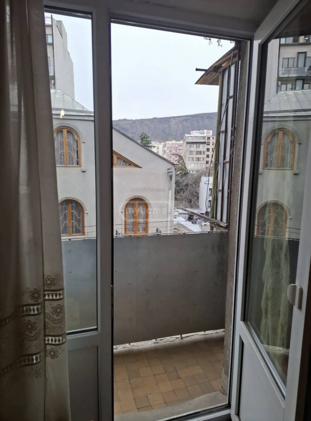 იყიდება 1 ოთახიანი ბინა საბურთალოზე